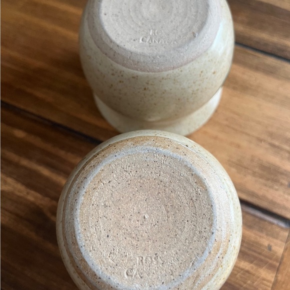 Vintage Ross Canada Pottery Creamer & Sugar Set - Picture 3 of 3